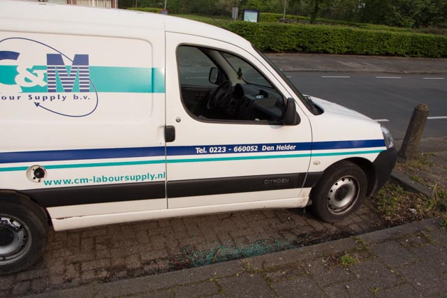 Meerdere autoinbraken in de regio, dader laat bloed na (FOTO's)